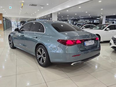 MERCEDES-BENZ E-CLASS - 4