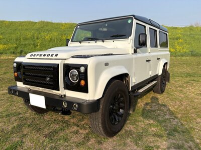 LAND ROVER DEFENDER - 4