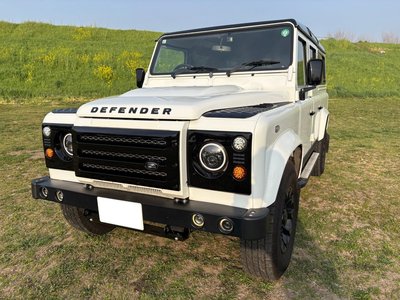 LAND ROVER DEFENDER - 1