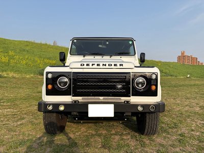 LAND ROVER DEFENDER - 5