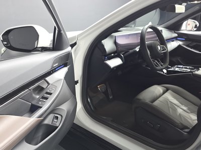 BMW 5 SERIES - 10