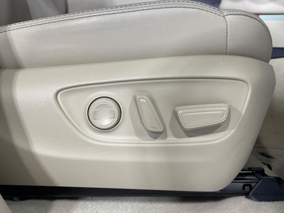 TOYOTA LAND CRUISER 300 - 9