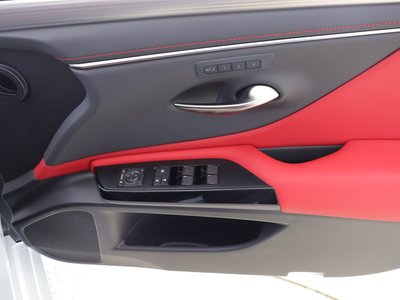 صورة مصغرة 14 لـ 2023 Lexus ES