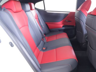 صورة مصغرة 16 لـ 2023 Lexus ES