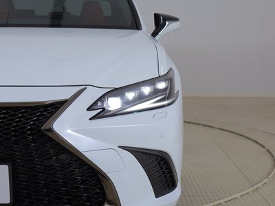 صورة مصغرة 19 لـ 2023 Lexus ES