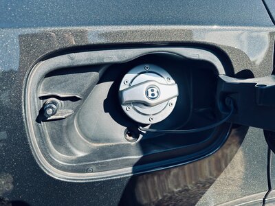 BENTLEY BENTAYGA - 8