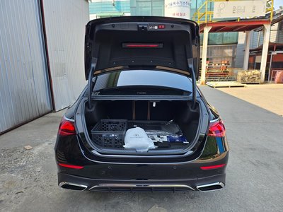 MERCEDES-BENZ E-CLASS - 3