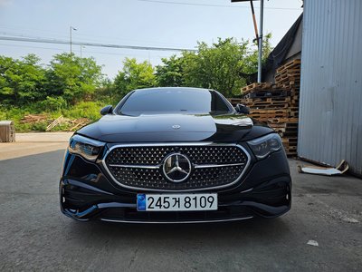 MERCEDES-BENZ E-CLASS - 2