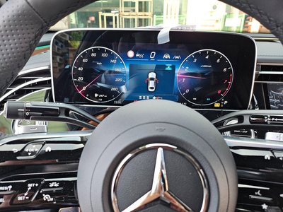 MERCEDES-BENZ E-CLASS - 8