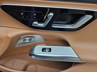 MERCEDES-BENZ E-CLASS - 10