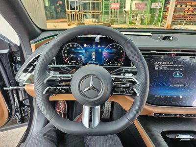 MERCEDES-BENZ E-CLASS - 9