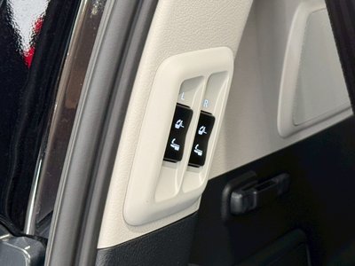 صورة مصغرة 43 لـ 2023 Toyota LAND CRUISER PRADO
