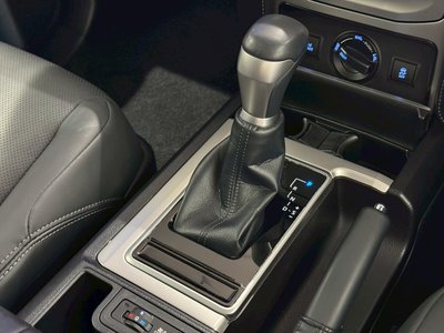 صورة مصغرة 76 لـ 2023 Toyota LAND CRUISER PRADO