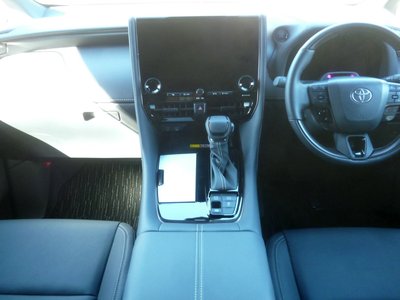 صورة 10 لـ 2025 Toyota ALPHARD