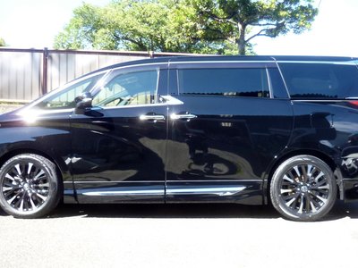 صورة 6 لـ 2025 Toyota ALPHARD