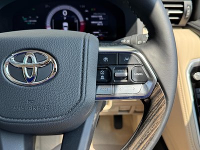 2025 Toyota LAND CRUISER 300 — миниатюра 43