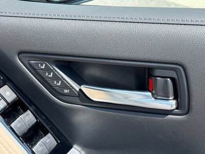 2025 Toyota LAND CRUISER 300 — миниатюра 35