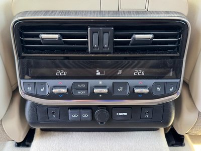 2025 Toyota LAND CRUISER 300 — миниатюра 64