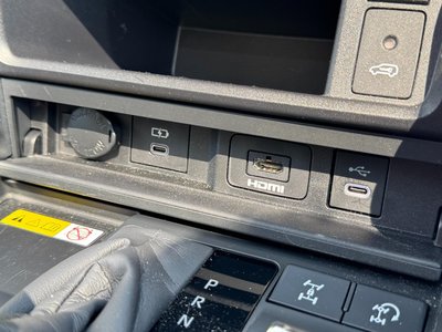 2025 Toyota LAND CRUISER 300 — миниатюра 51