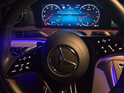 MERCEDES-BENZ E-CLASS - 4