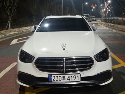 MERCEDES-BENZ E-CLASS - 2