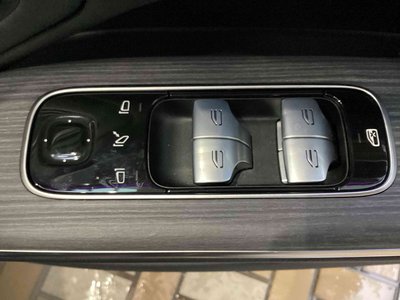 MERCEDES-BENZ EQS - 5