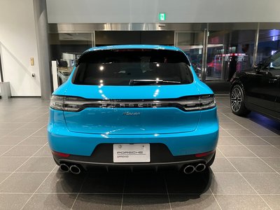 PORSCHE MACAN - 10