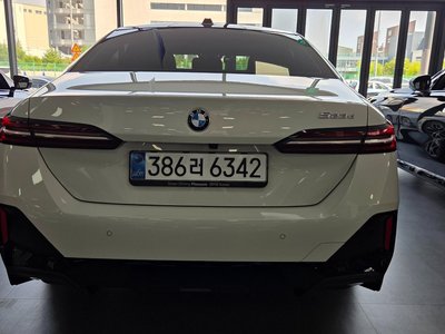 2026 BMW 5 SERIES 照片 3