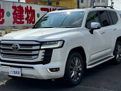 TOYOTA LAND CRUISER 300 - 1