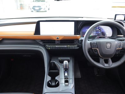 TOYOTA CROWN CROSSOVER - 7