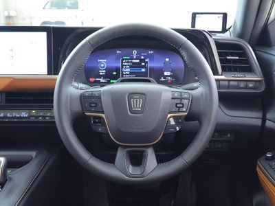 TOYOTA CROWN CROSSOVER - 8