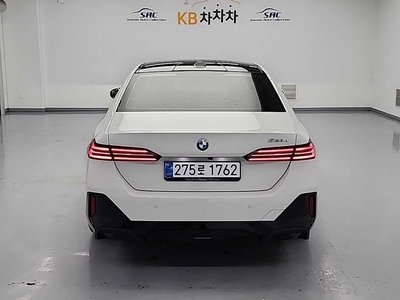 2025 BMW 5 SERIES photo 2
