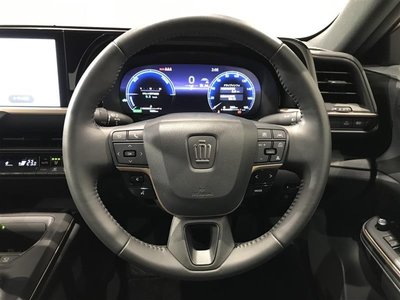 TOYOTA CROWN CROSSOVER - 8