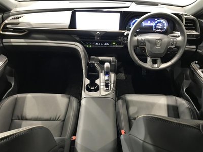 TOYOTA CROWN CROSSOVER - 2