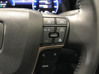 TOYOTA CROWN CROSSOVER - 10