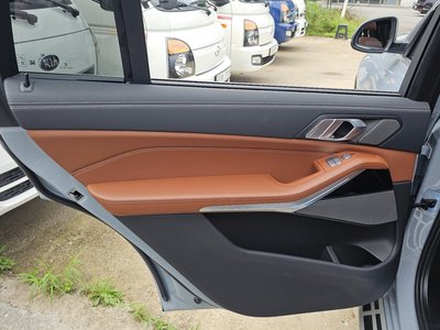 2024 BMW X7 缩略图 15