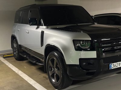 LAND ROVER DEFENDER - 1