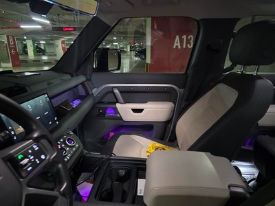 LAND ROVER DEFENDER - 4