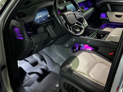 LAND ROVER DEFENDER - 8