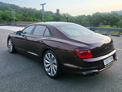2022 Bentley FLYING SPUR 照片 3