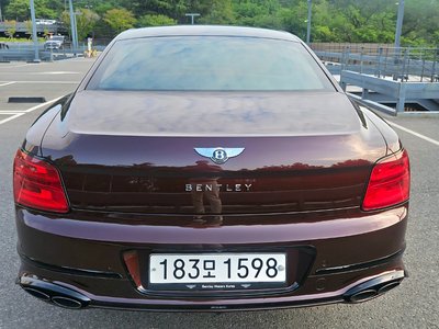 2022 Bentley FLYING SPUR 照片 6