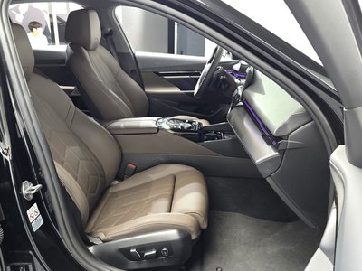 صورة مصغرة 16 لـ 2024 BMW 5 SERIES