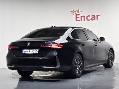 2024 BMW 5 SERIES photo 4