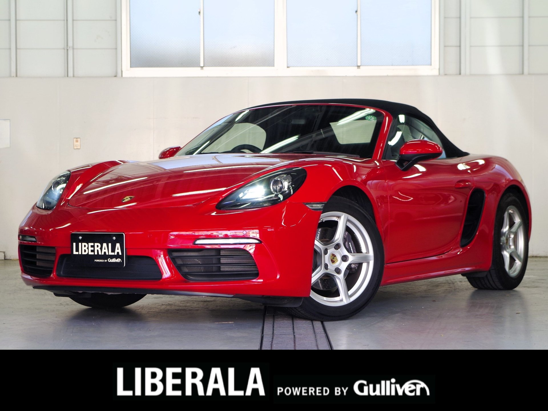 PORSCHE 718 BOXSTER - View 1