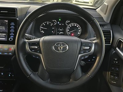 TOYOTA LAND CRUISER PRADO - 7