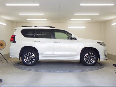 صورة مصغرة 23 لـ 2023 Toyota LAND CRUISER PRADO