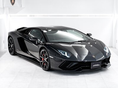 LAMBORGHINI AVENTADOR