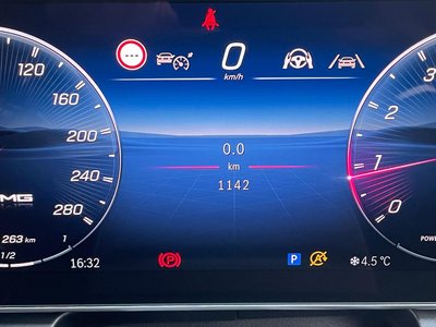 MERCEDES-BENZ GLC AMG - 5