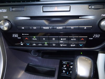 LEXUS RX - 8