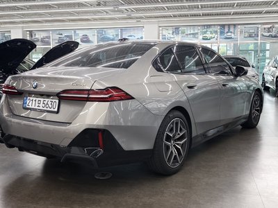 BMW 5 SERIES - 4